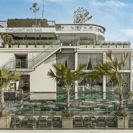 La Siesta Premium Saigon Hotel Ho Chi Minh City Exterior photo The Standard, Hollywood