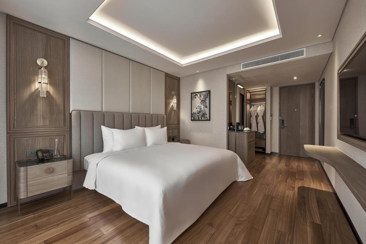 La Siesta Premium Saigon Hotel Ho Chi Minh City Exterior photo Deluxe Room
